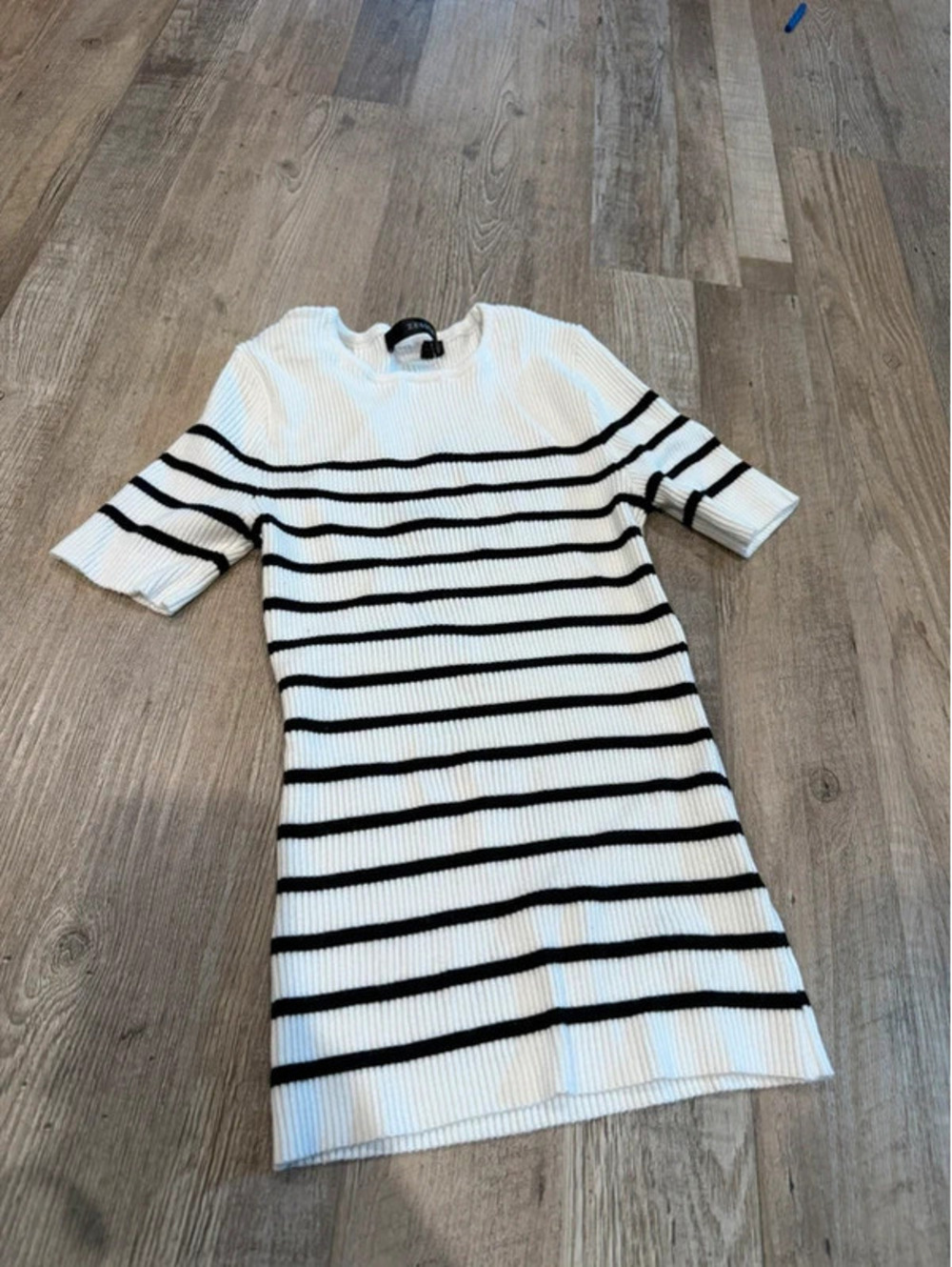 Zesica Size Medium ribbed blouse
